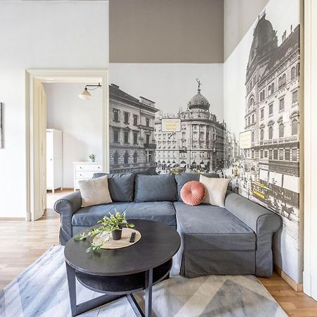 Cozy & Nostalgic Budapest Style Apartment In The Center Eksteriør billede