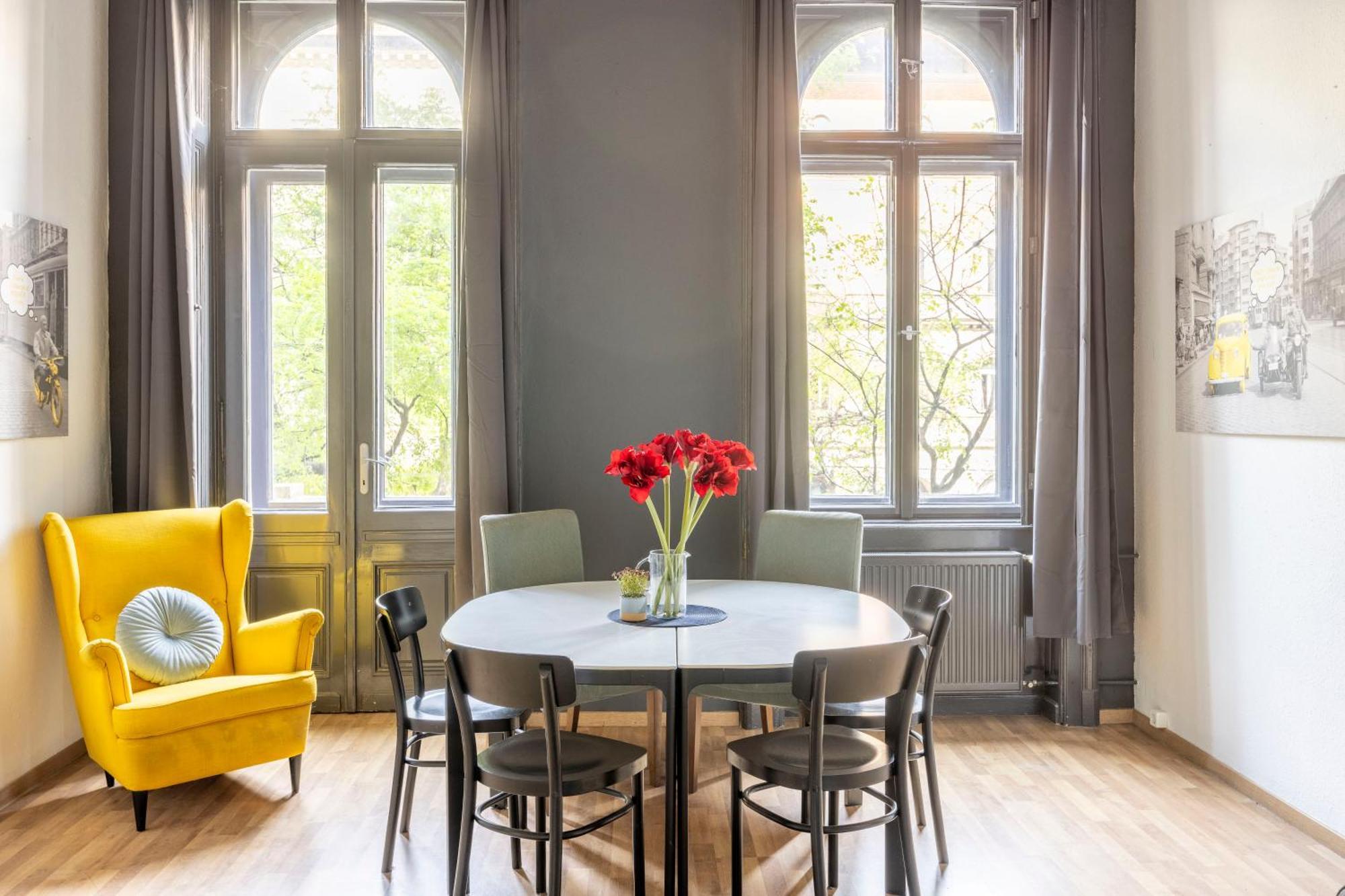 Cozy & Nostalgic Budapest Style Apartment In The Center Eksteriør billede