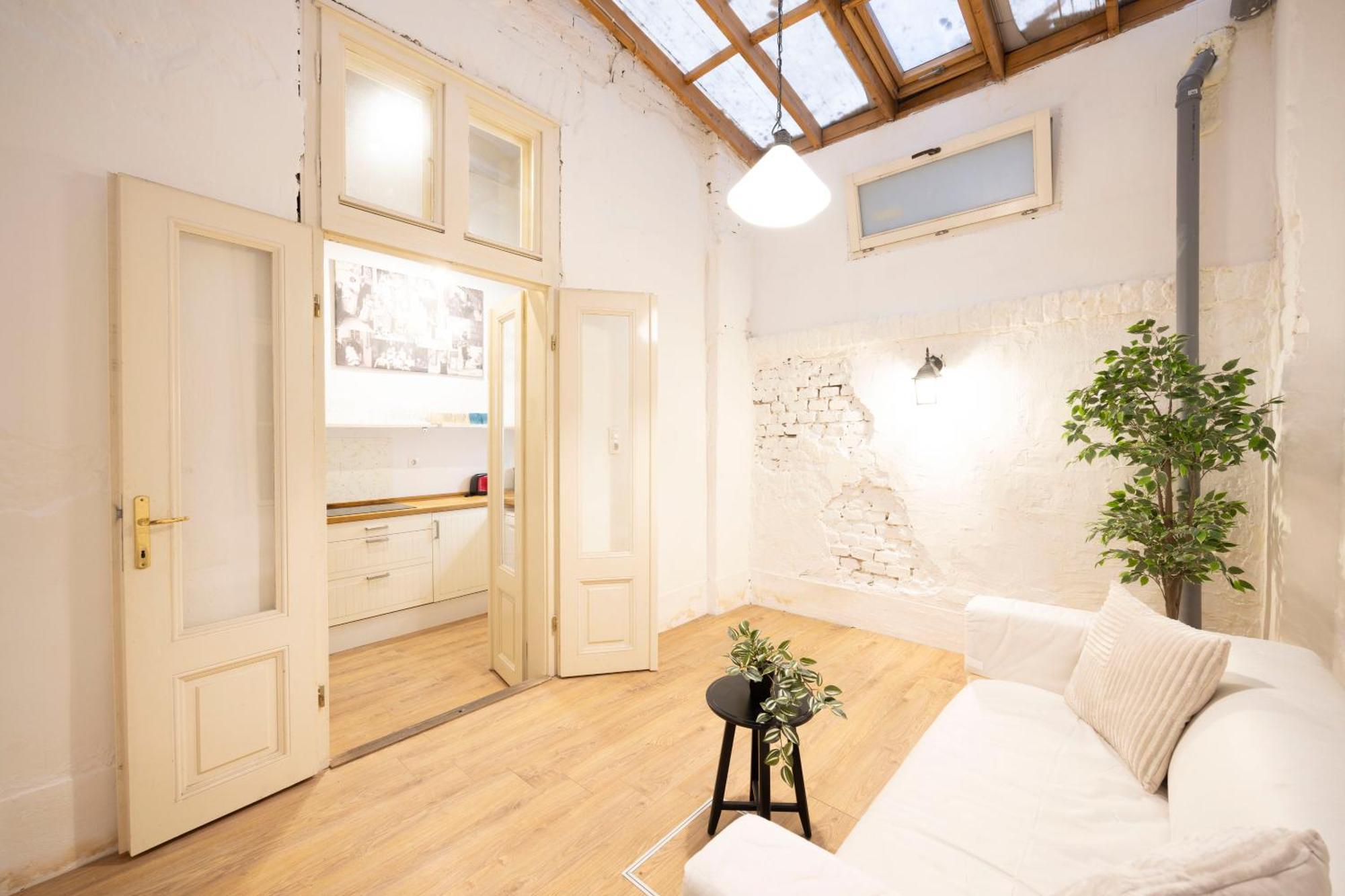 Cozy & Nostalgic Budapest Style Apartment In The Center Eksteriør billede