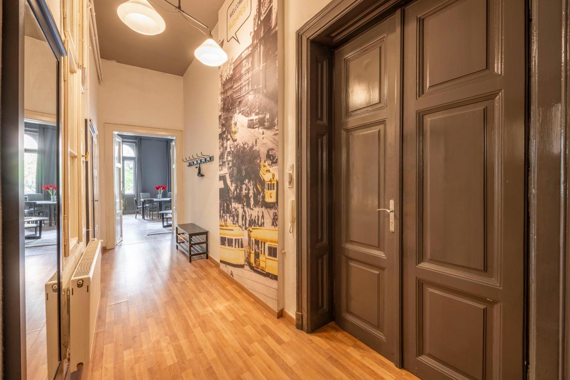 Cozy & Nostalgic Budapest Style Apartment In The Center Eksteriør billede